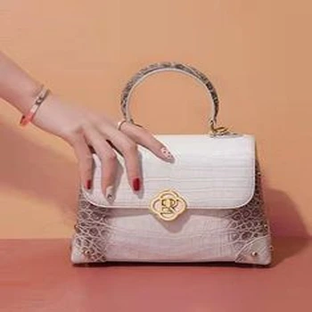 alluring-women-bag49-1643886-31746.webp
