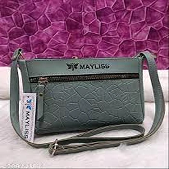 alluring-women-bags03-5901102-66524.webp