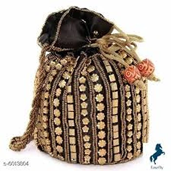 alluring-women-bags1-2485752-90436.webp