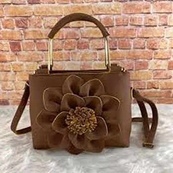 alluring-women-bags28-3031509-81085.webp