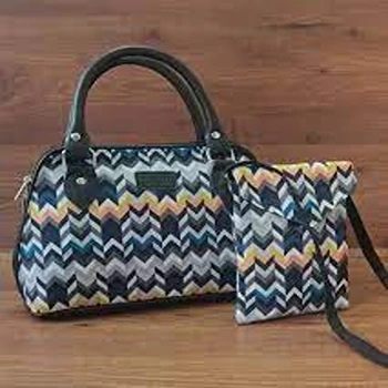 alluring-women-bags43-3478797-19625.webp