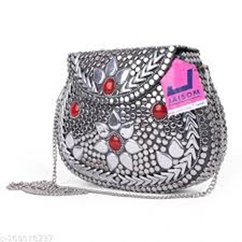 alluring-women-bags70-1295524-60270.webp