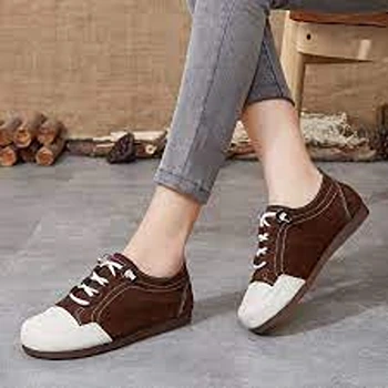 casual-shoes_11-6793749-21907.webp