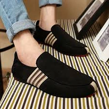 casual-shoes_26-9223651-77419.webp