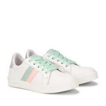 casual-shoes_45-2471746-64447.webp