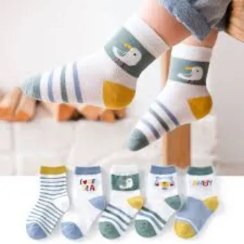 children-socks-4-8988694-85912.webp