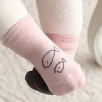 children-socks-5-7277123-88546.webp