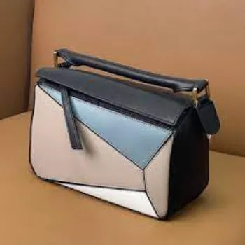 classic-designer-bag-4-5270637-74211.webp