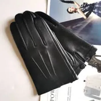 designer-gloves-22-1351671-62318.webp