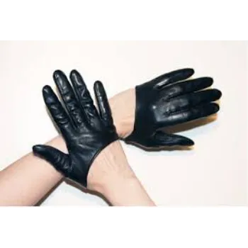designer-gloves-25-7004222-72177.webp