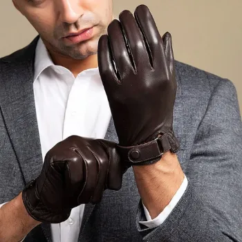 designer-gloves-4-1970510-83366.webp