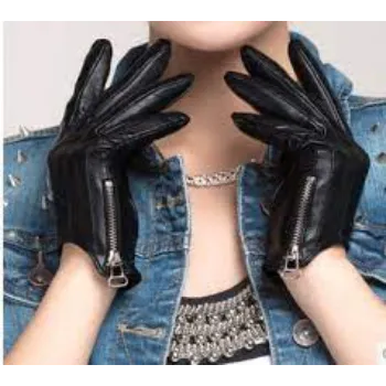 designer-gloves-5-959072-80368.webp