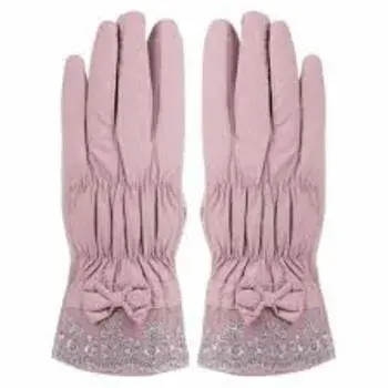 designer-gloves-5359741-51229.webp