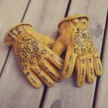 designer-gloves1-1570891-86048.webp