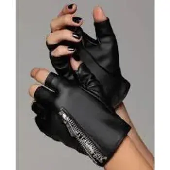 designer-gloves10-1745924-27084.webp