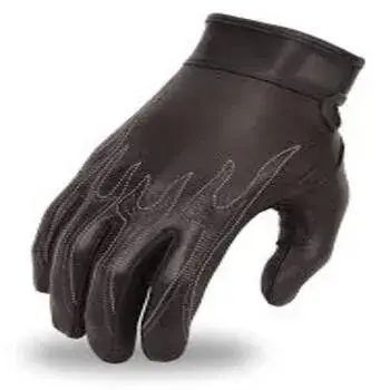 designer-gloves3-1289027-52088.webp