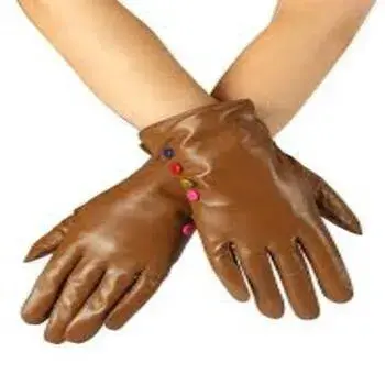 designer-gloves6-2235638-85072.webp