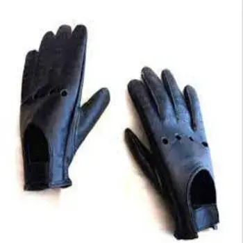 designer-gloves7-3010995-54751.webp