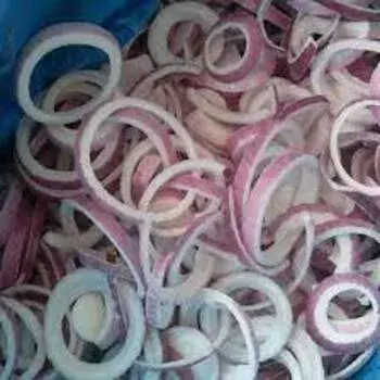 Frozen Onion Slices : packed fo2-2697765-31945.webp