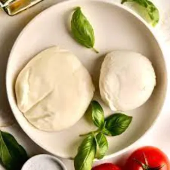 fresh-cheese-18-786195-7759.webp