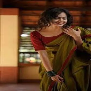 New Modern Gorgeous Ladies Sarees gorgeous-sarees02-3959376-34223.webp