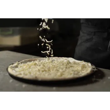 Hygienically Mozzarella Cheese mozzarelle-cheese-1-9795980-79091.webp