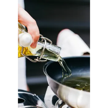 refined-oil-2-7038627-41190.webp
