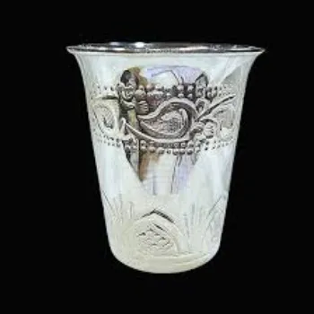 Fancy Silver Glass silver-glass-28-5822664-75257.webp