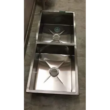 stainless-steel-sink-1-6008335-57353.webp