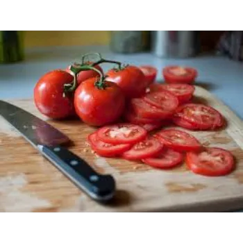 tomatoes2-3027613-50239.webp