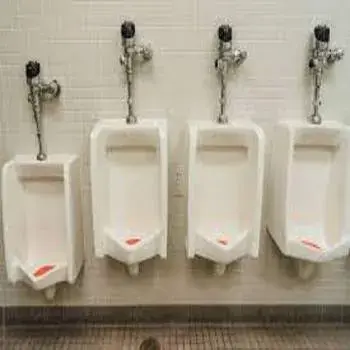 urinal10-7166277-58288.webp